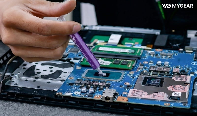 10 cách tăng FPS cho laptop chơi game mới nhất 2026 14 Vệ sinh laptop và thay keo tản nhiệt định kỳ