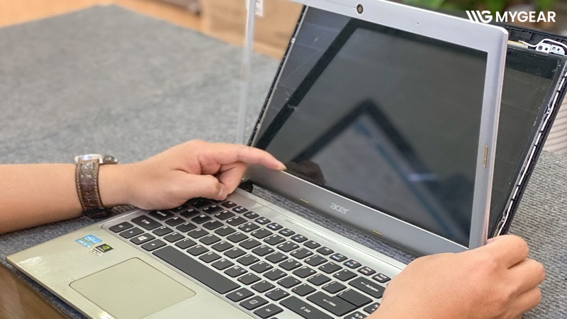 Bảng giá thay màn hình laptop các loại cập nhật mới nhất trên thị trường hiện nay 6 gia thay man hinh laptop 1