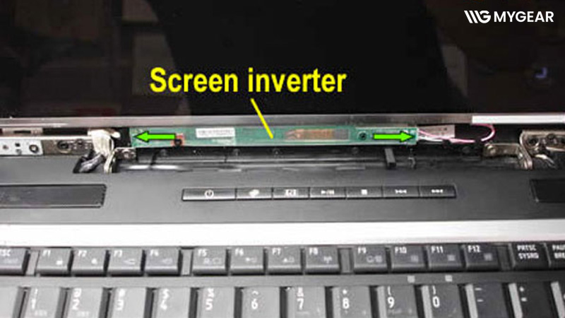 Màn hình laptop bị nhòe: nguyên nhân và cách khắc phục đứt điểm 8 man hinh laptop bi nhoe 2