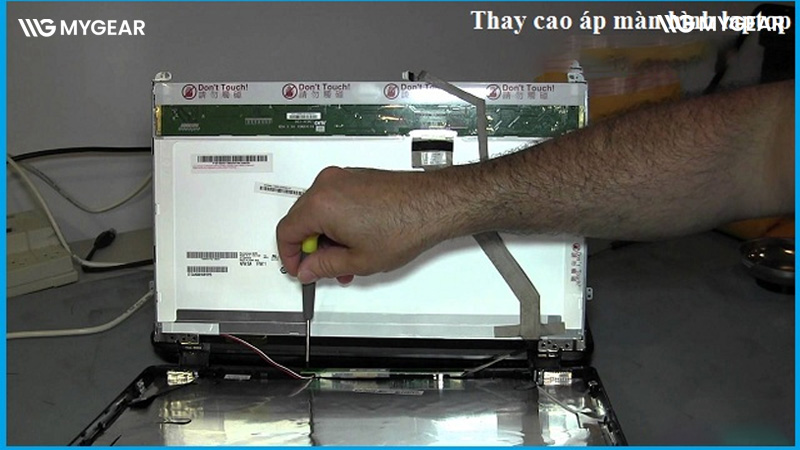 Cách sửa lỗi màn hình laptop bị mờ và nhạt màu