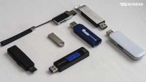 nen mua usb hay o cung ngoai