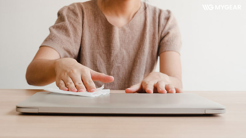 Hướng dẫn cách làm sạch laptop nhanh và đơn giản tại nhà