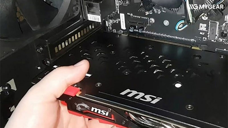Nguyên nhân và cách sửa lỗi màn hình laptop bị nhiễu màu