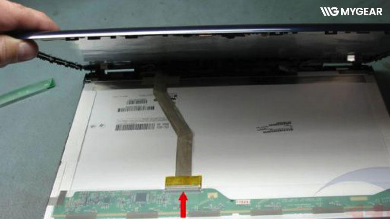 Hướng dẫn thay cáp màn hình laptop Dell tại nhà chi tiết
