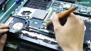 ve sinh laptop het bao nhieu tien 2