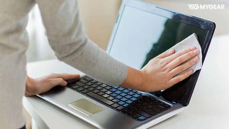 Vệ sinh laptop hết bao nhiêu tiền? Bảng giá vệ sinh laptop 2026